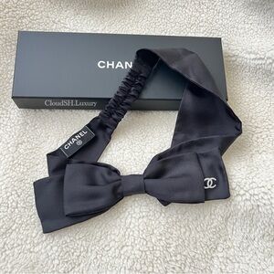 Auth BN Chanel Silk Bow CC Logo Black Headband